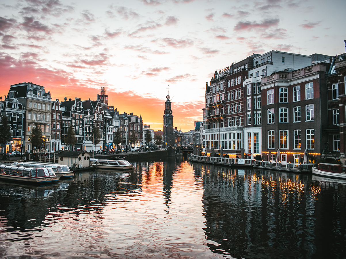 Apre un nuovo ufficio ad Amsterdam